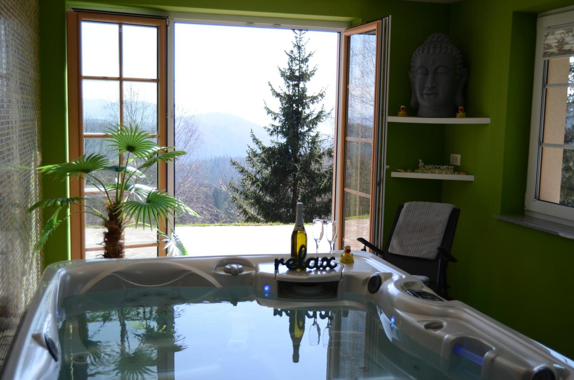 Holiday Home With Hot Tub And Sauna Sabina Rovte Exterior foto